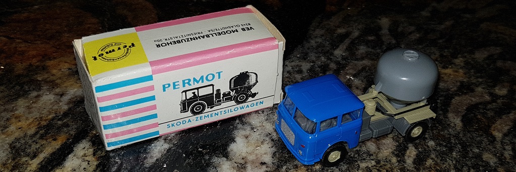 Упаковка (коробка) и модель Skoda S706 Zementsilowagen (Шкода 706 Цементный силос) от Permot